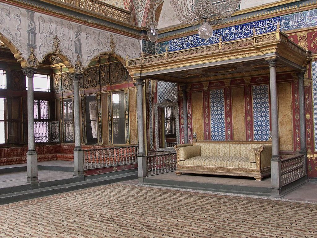 topkapi palace museum, turkey's largest museums