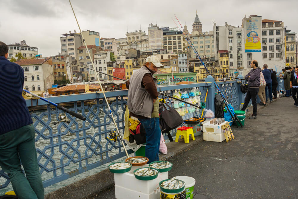 istanbul'da balık tutulacak mekanlar, galata kulesi balıkçıları