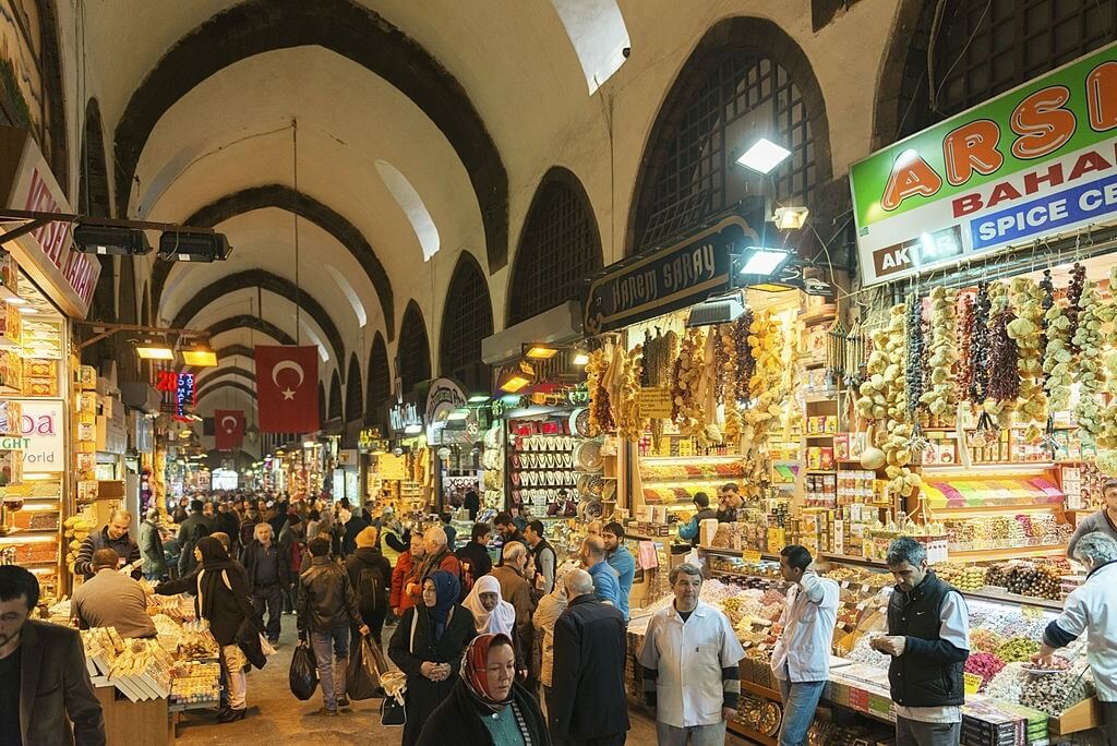 Mısır Çarşısı Alışveriş, İstanbul'un Tarihi Hanları