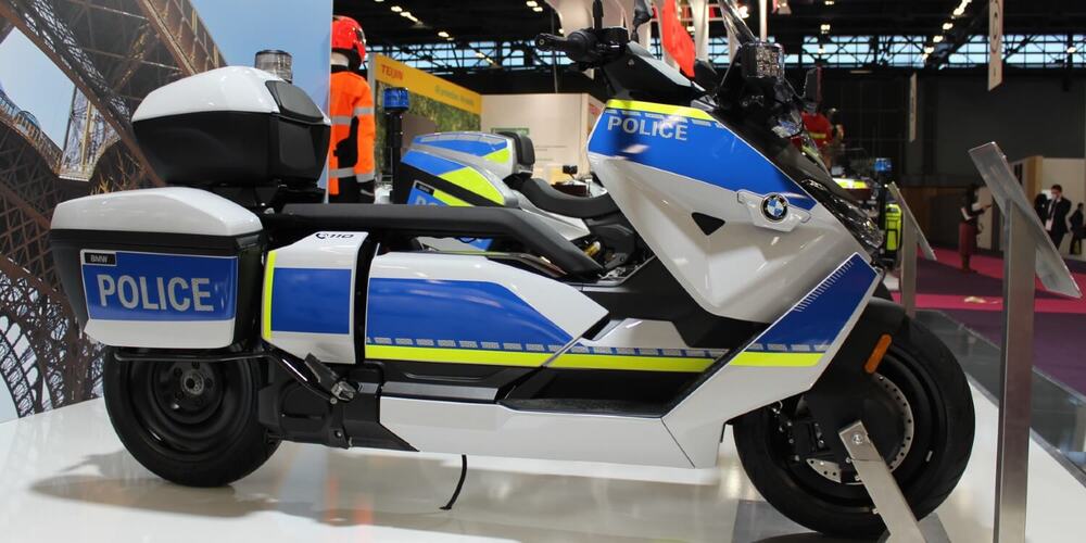 BMW CE 04 polis motosikleti