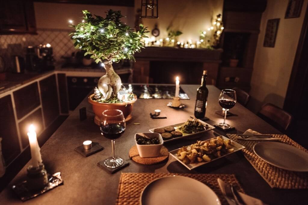 romantik akşam yemeği, evlilik yıl dönümü yemek