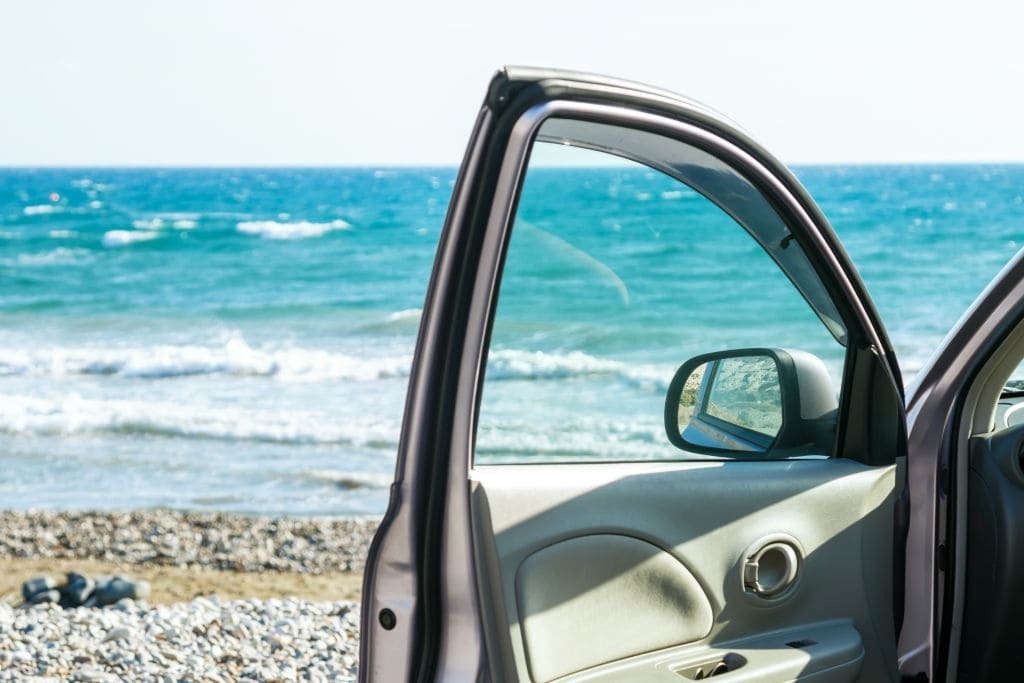kıbrıs'ta araba fiyatları, sahilde otomobil