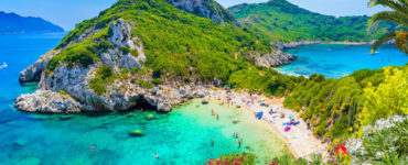 honeymoon-destinations-in-greece-0